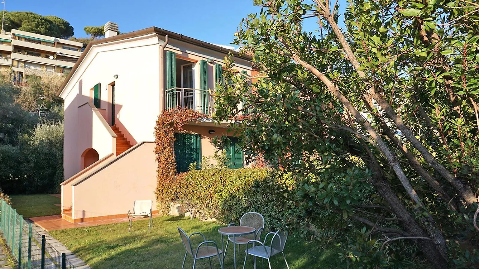 Oasi Verde 5 Lerici 0*,  Italy